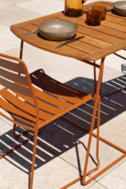 CHAISE