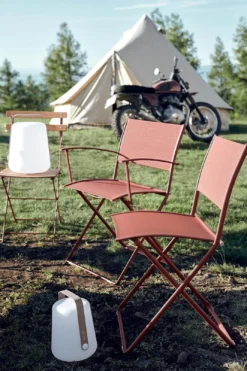 CHAISE