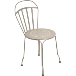 CHAISE