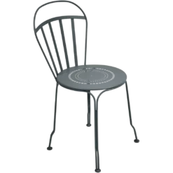 CHAISE