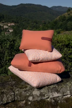 COUSSIN 68 X 44 CM