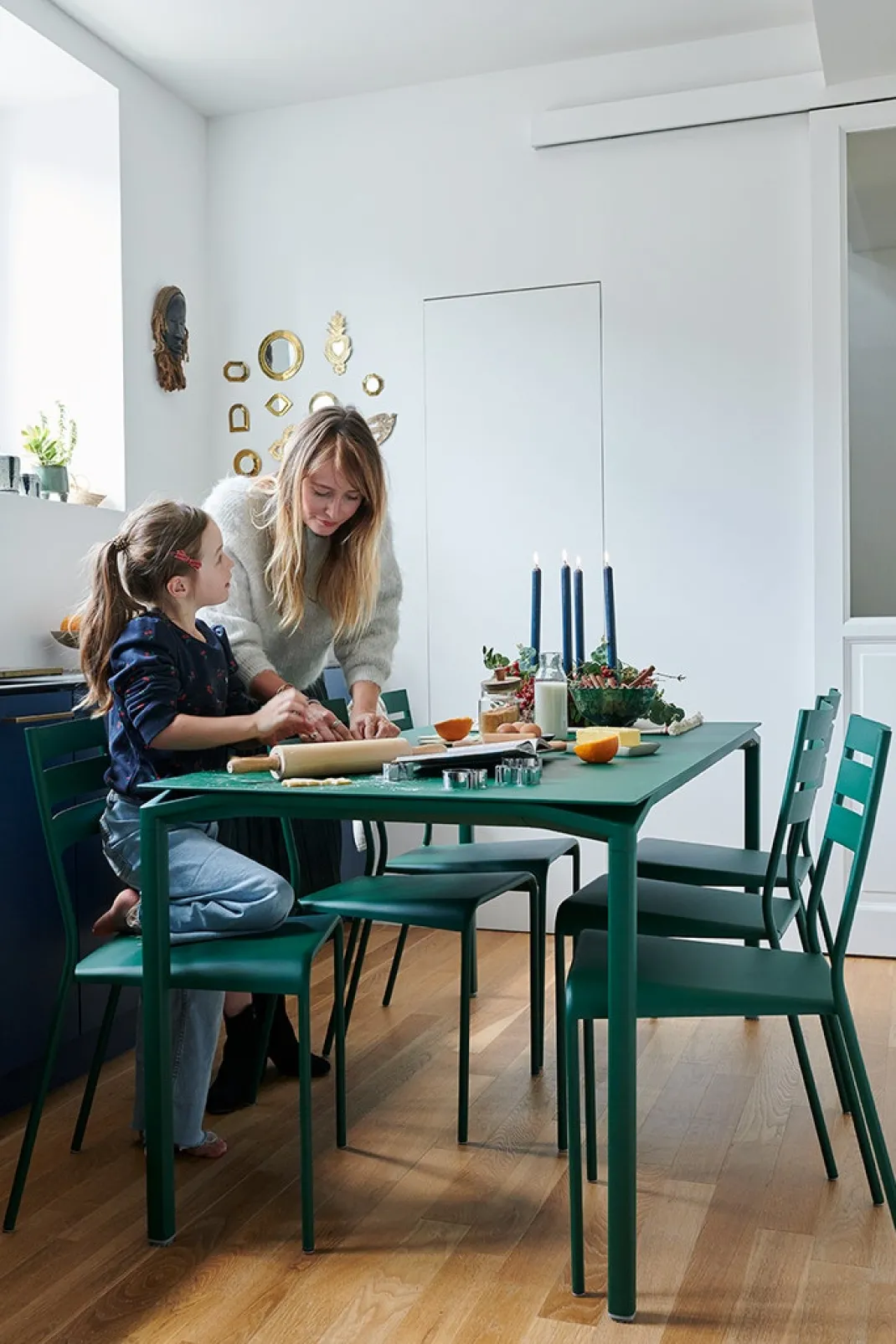 TABLE 195 X 95 CM