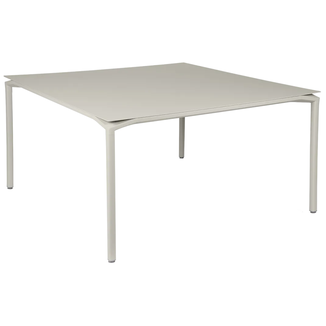 TABLE 140 X 140 CM
