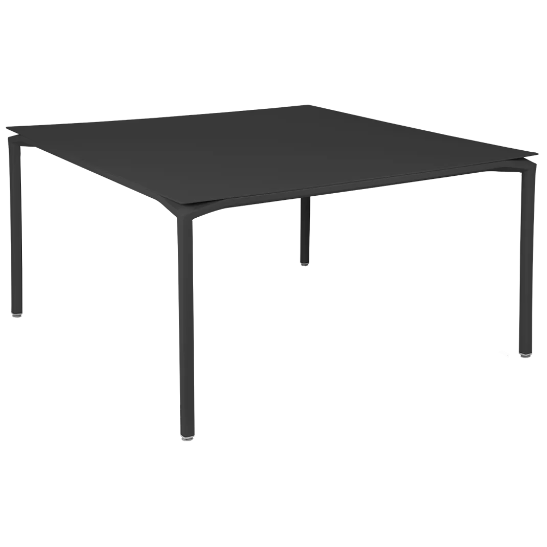 TABLE 140 X 140 CM