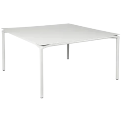 TABLE 140 X 140 CM