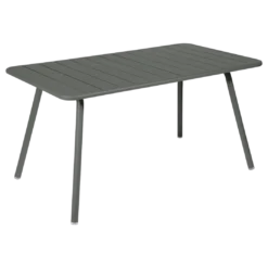 TABLE 143 X 80 CM