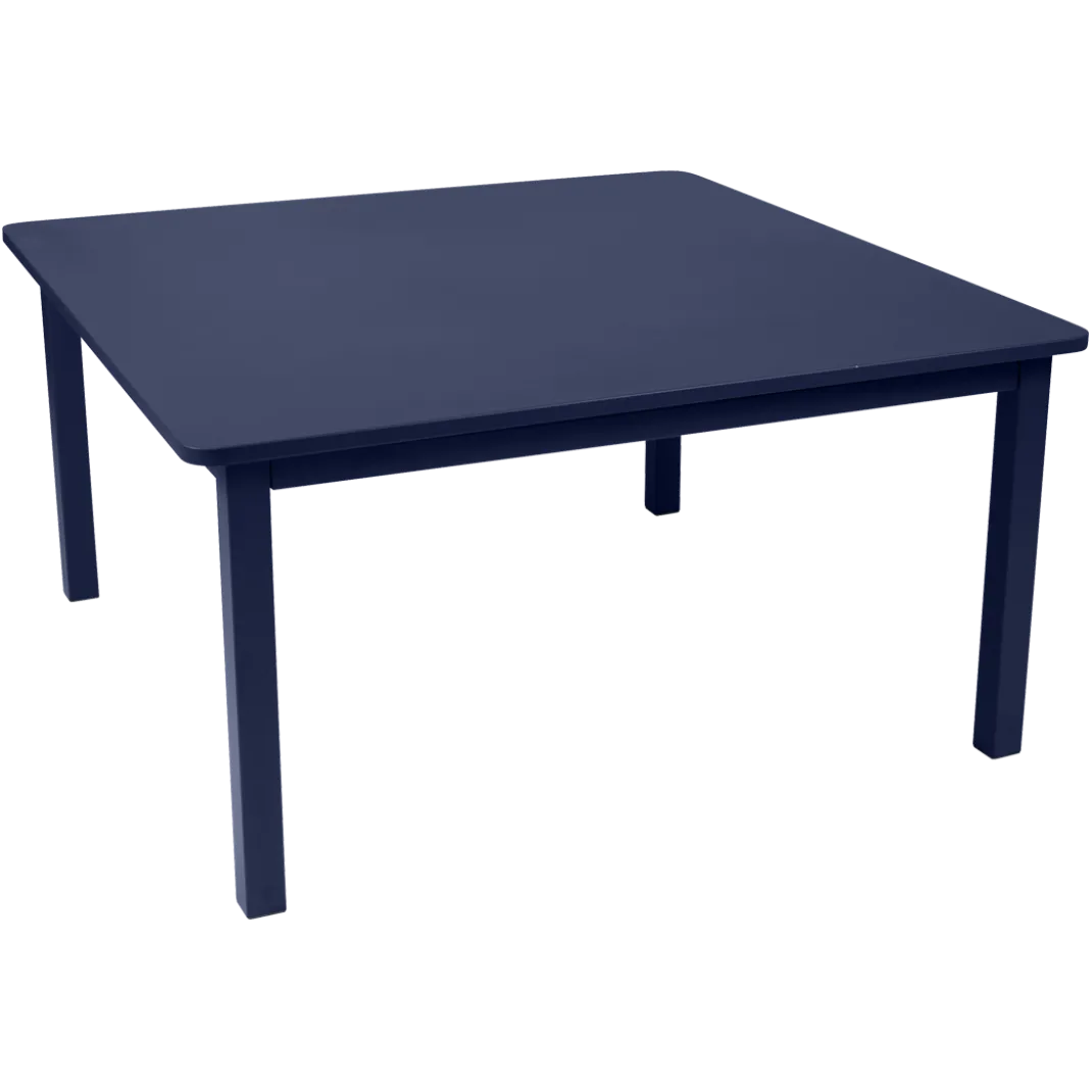 TABLE 143 X 143 CM