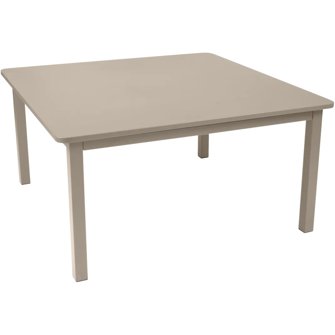 TABLE 143 X 143 CM