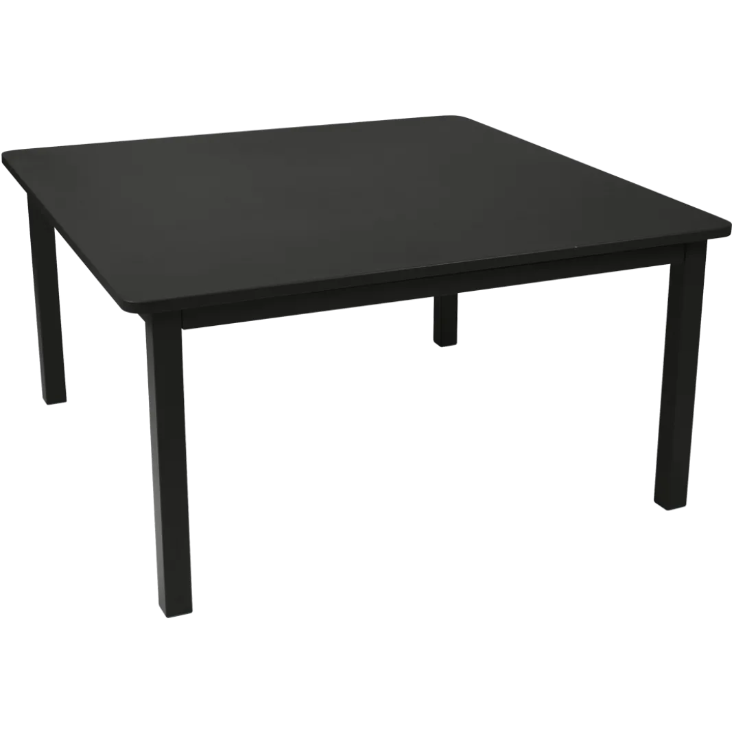TABLE 143 X 143 CM
