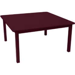 TABLE 143 X 143 CM