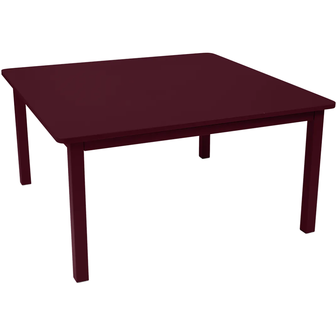 TABLE 143 X 143 CM