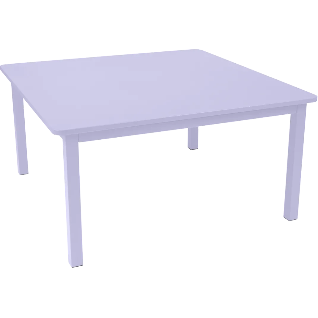 TABLE 143 X 143 CM